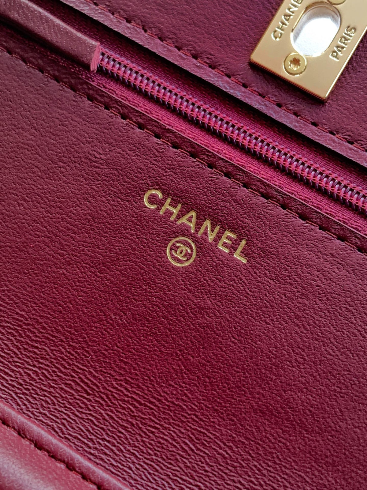 CC 26C Flap Bag 20 Red Velvet