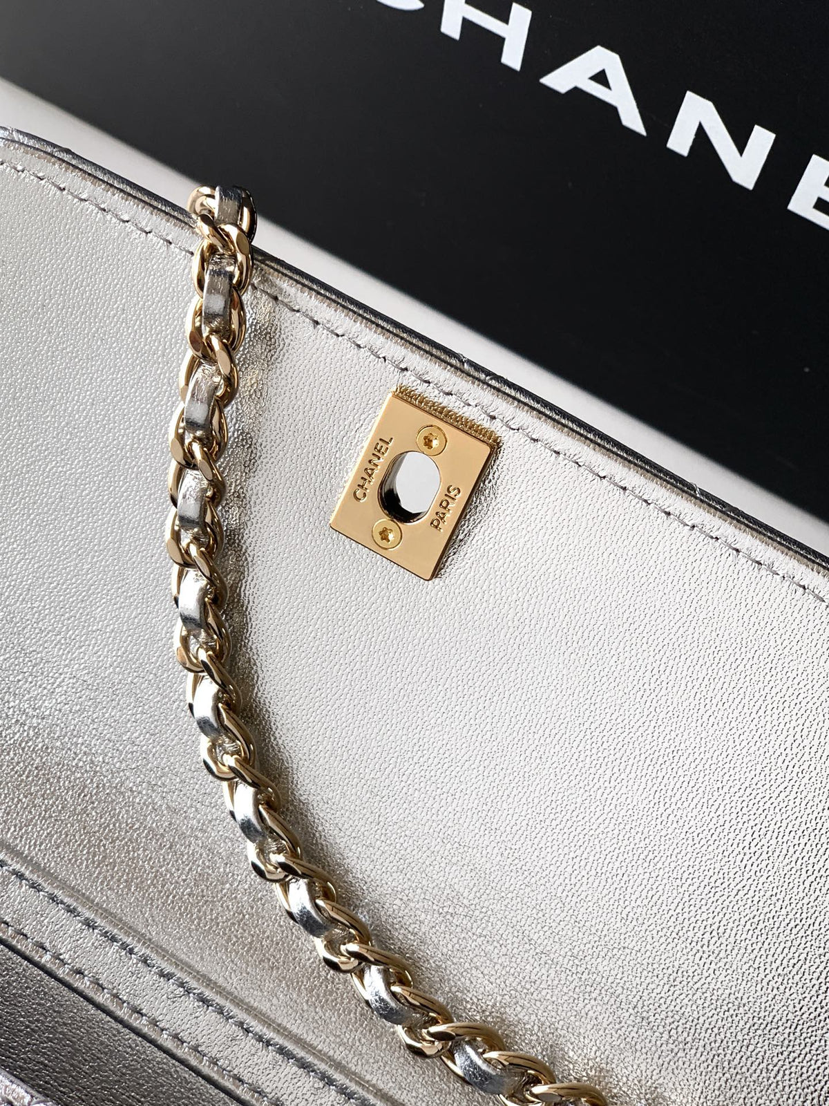 CC Mini Flap Bag 17.5 With Handle Sliver Metalic Lambskin