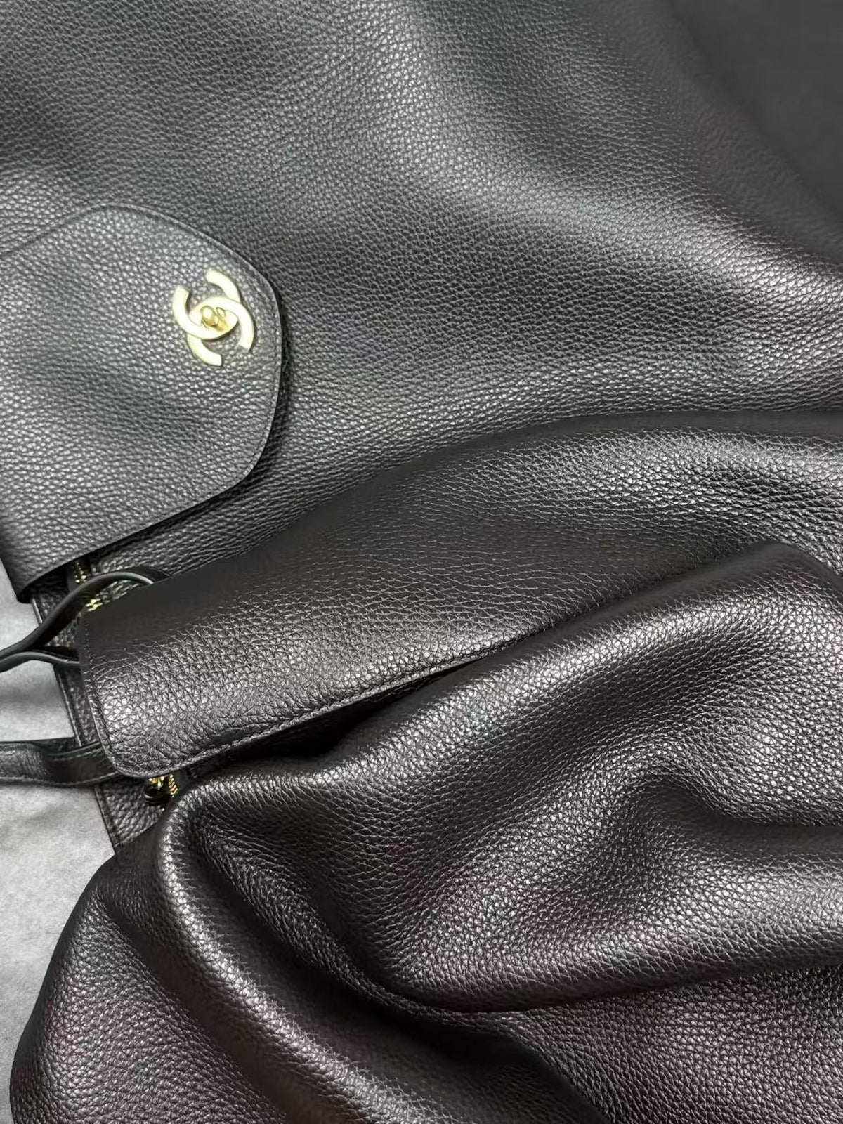 CC Large Shopping Bag 46cm Black Grained Calfskin