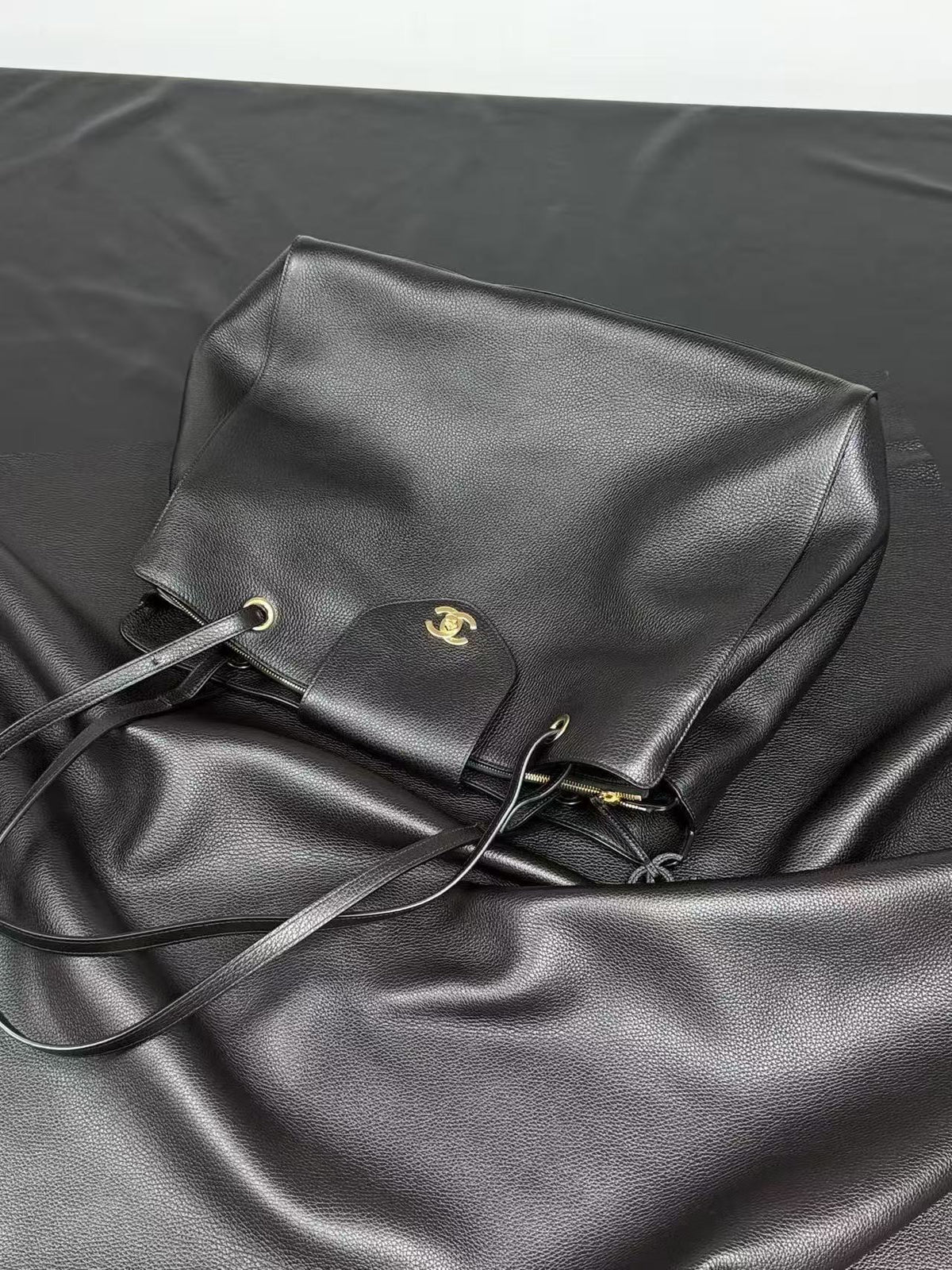CC Large Shopping Bag 46cm Black Grained Calfskin