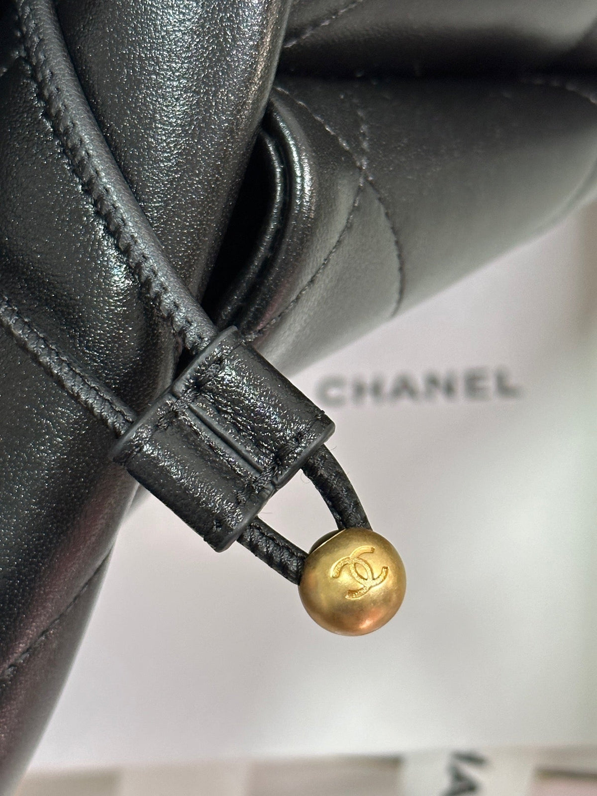 Maxi Shopping Bag 36cm In Black Lambskin Gold Metallic