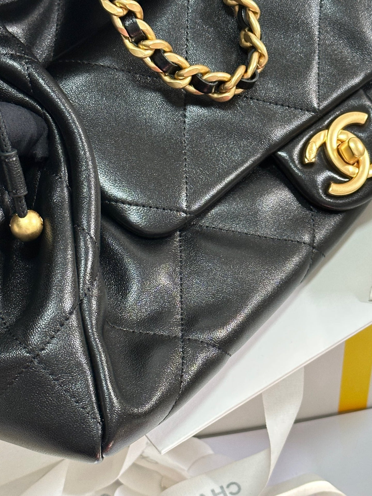 Maxi Shopping Bag 36cm In Black Lambskin Gold Metallic