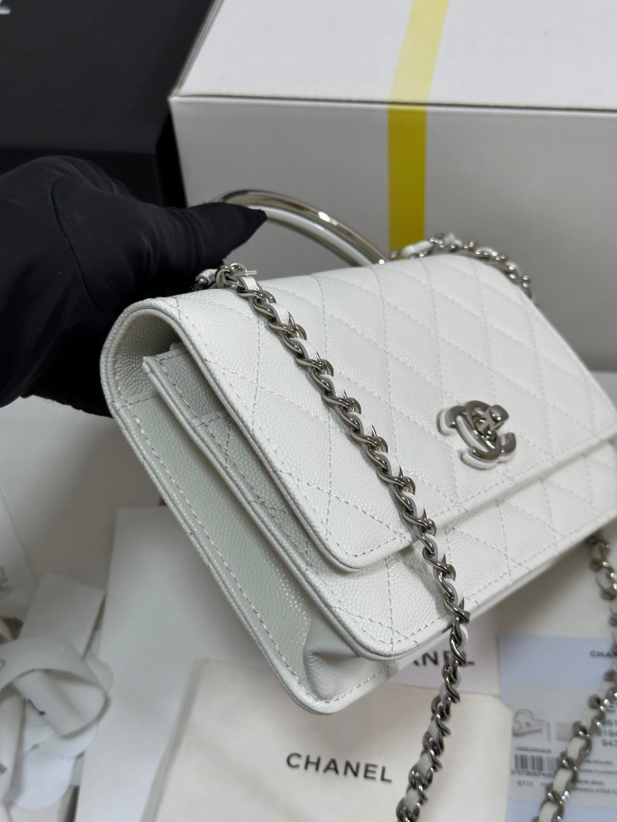 CC 25P Wallet Woc Handle 19cm White Leather Silver Hardware 243451