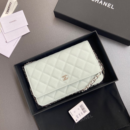 CC Woc 20cm White Grained Calfskin Silver Hardware