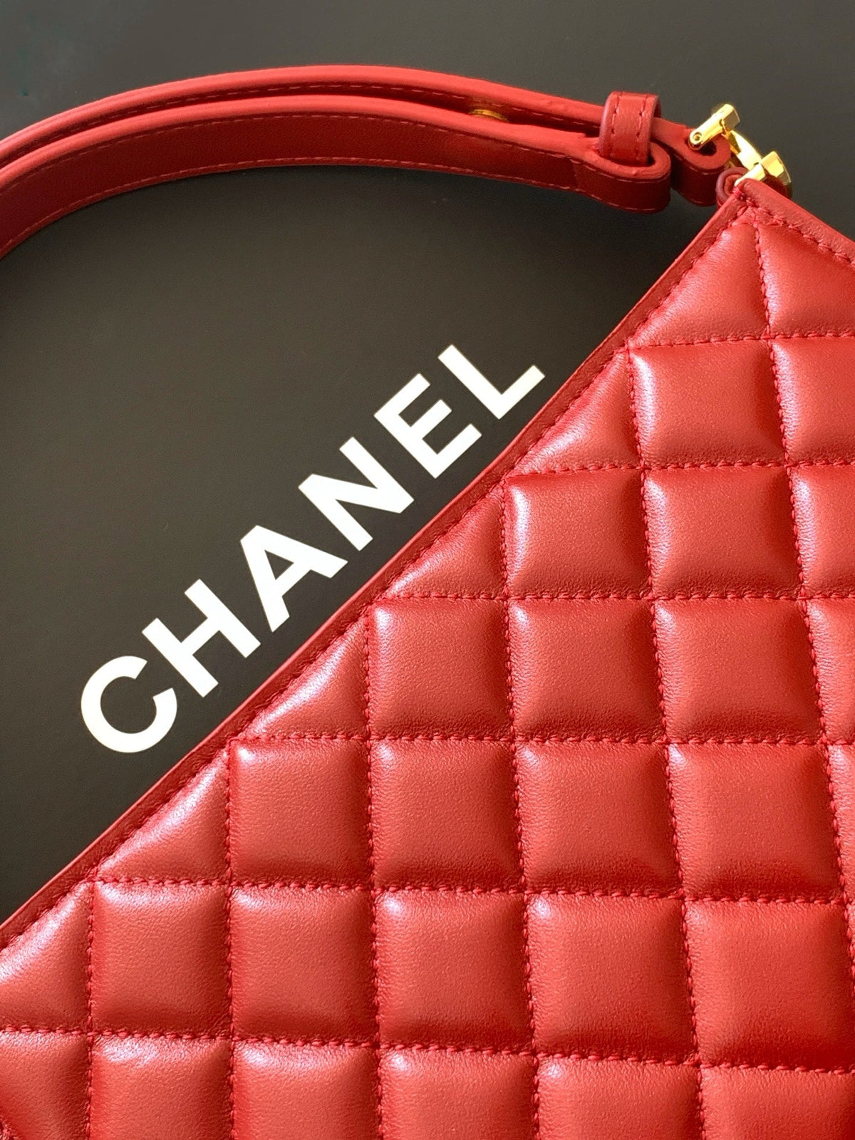 CC AS6045 Hobo Bag 22cm Red Quilted Calfskin