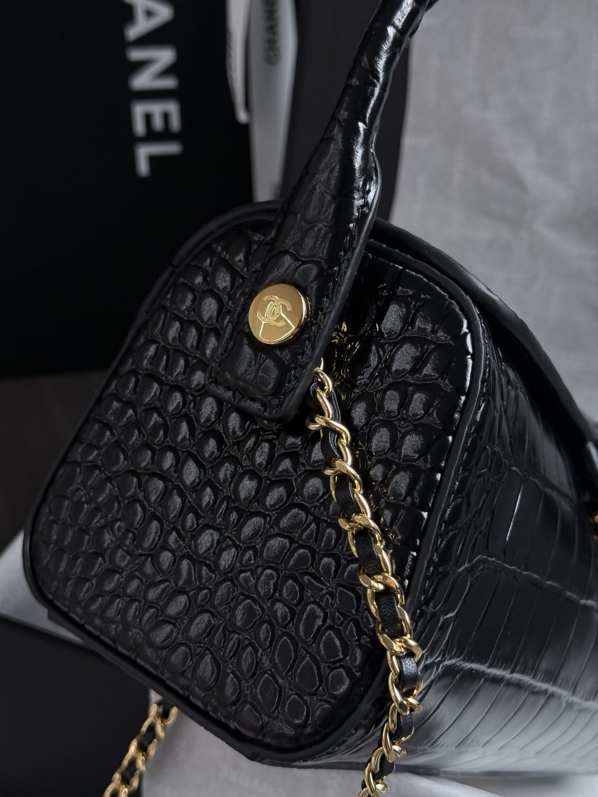 CC 26s Clutch With Chain Black Crocodile Embossed Calfskin
