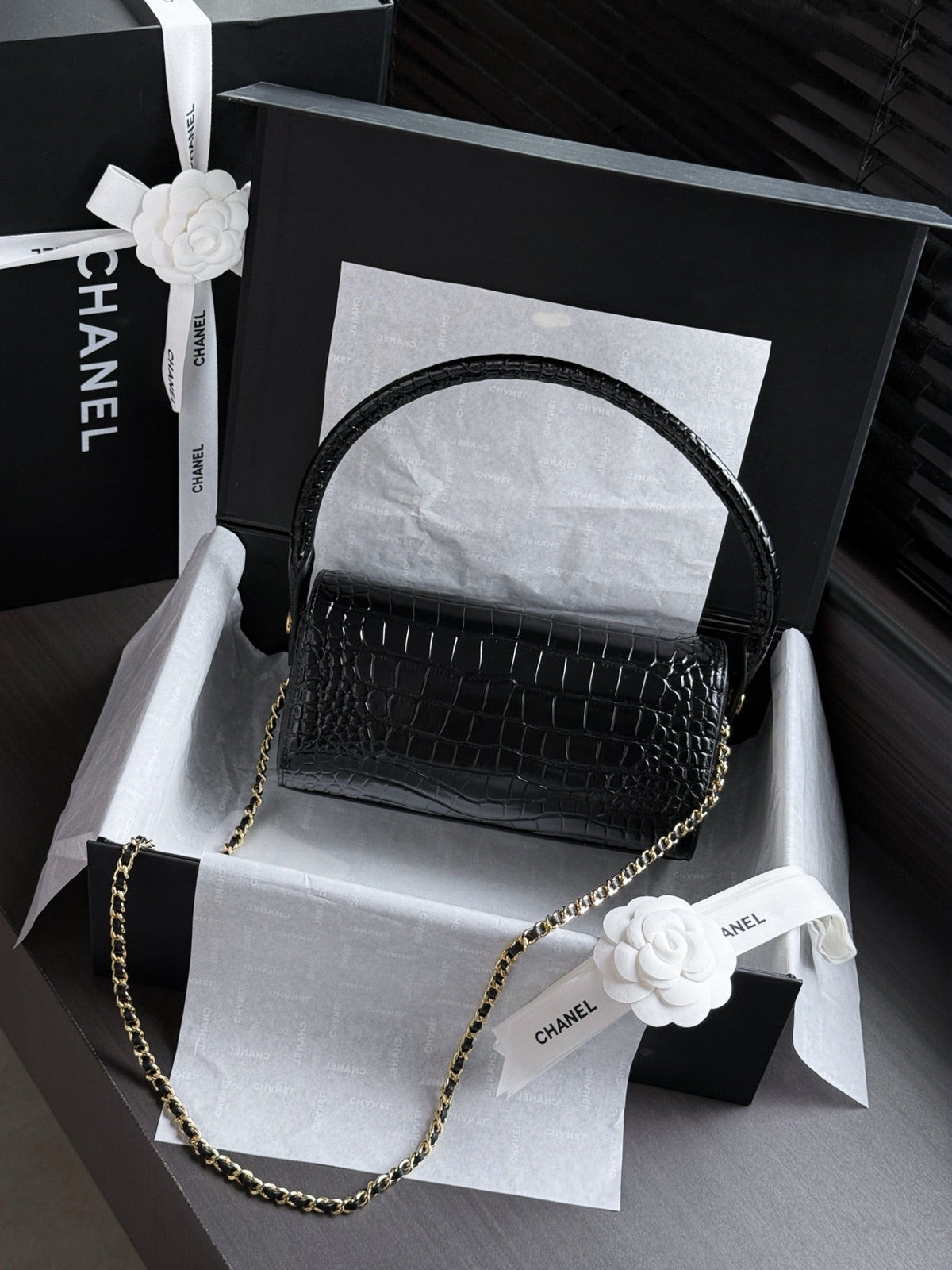 CC 26s Clutch With Chain Black Crocodile Embossed Calfskin