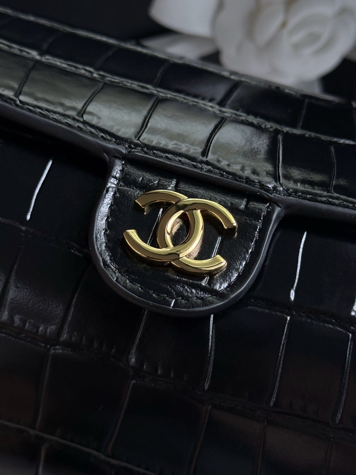 CC 26s Clutch With Chain Black Crocodile Embossed Calfskin