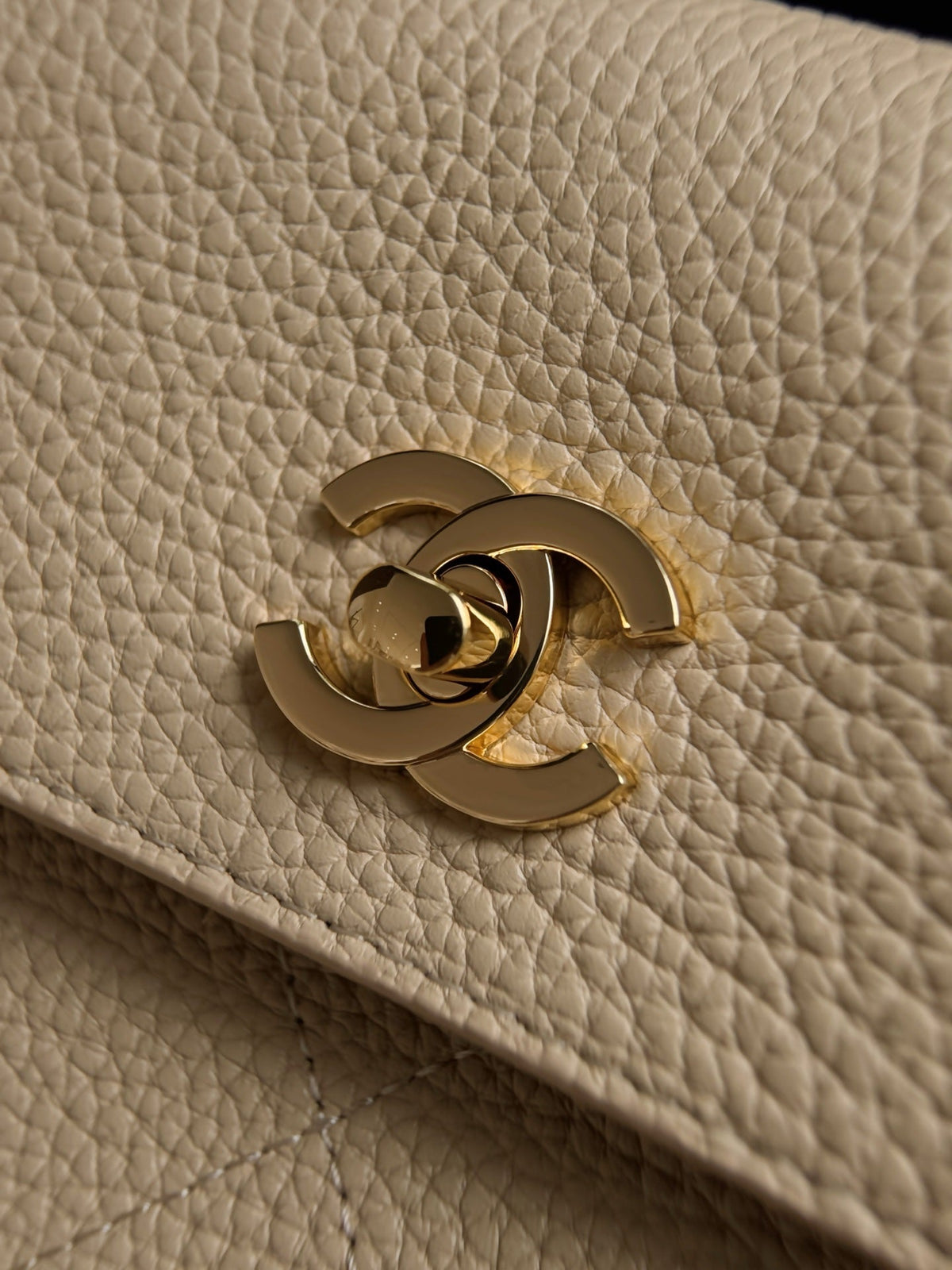 CC 26s Small Shopping Bag Beige Calfskin 143387