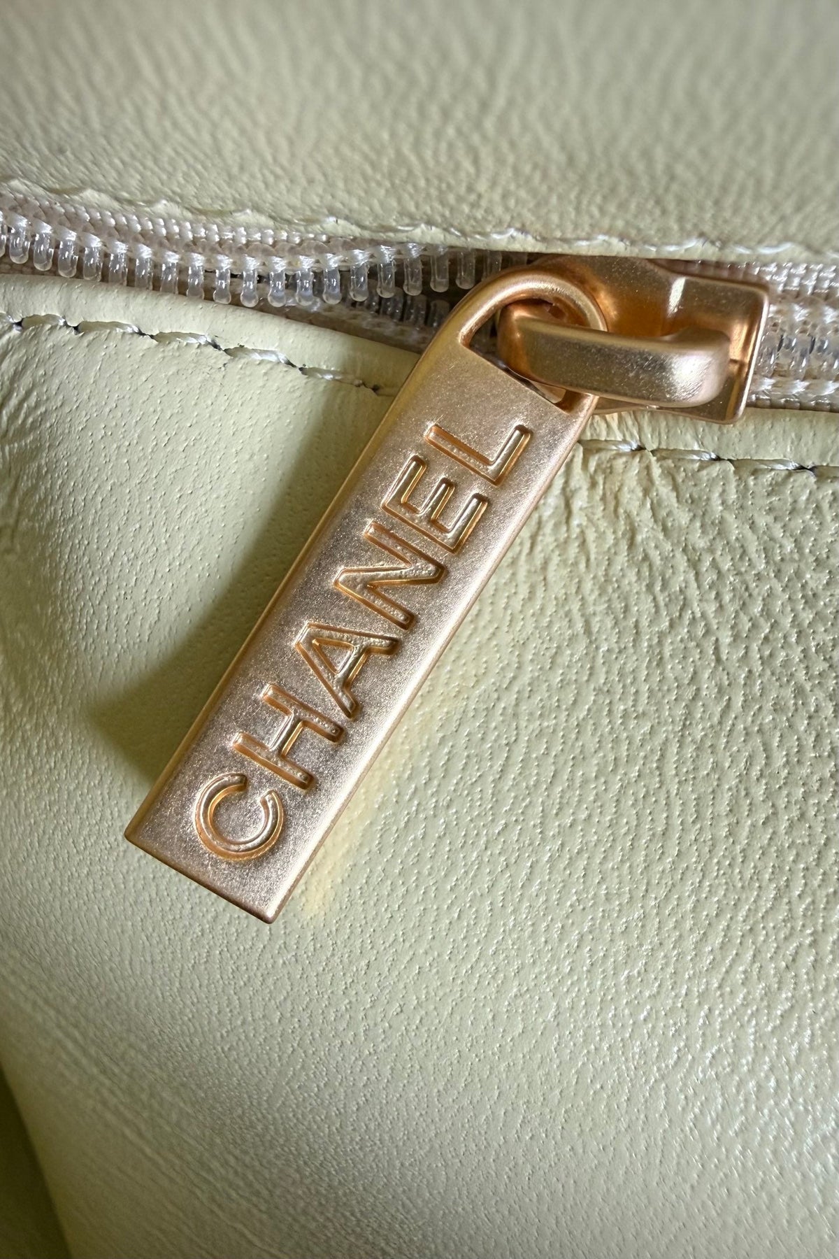 Chanel 26 Shoulder Bag 22 Light Yellow Caviar Leather