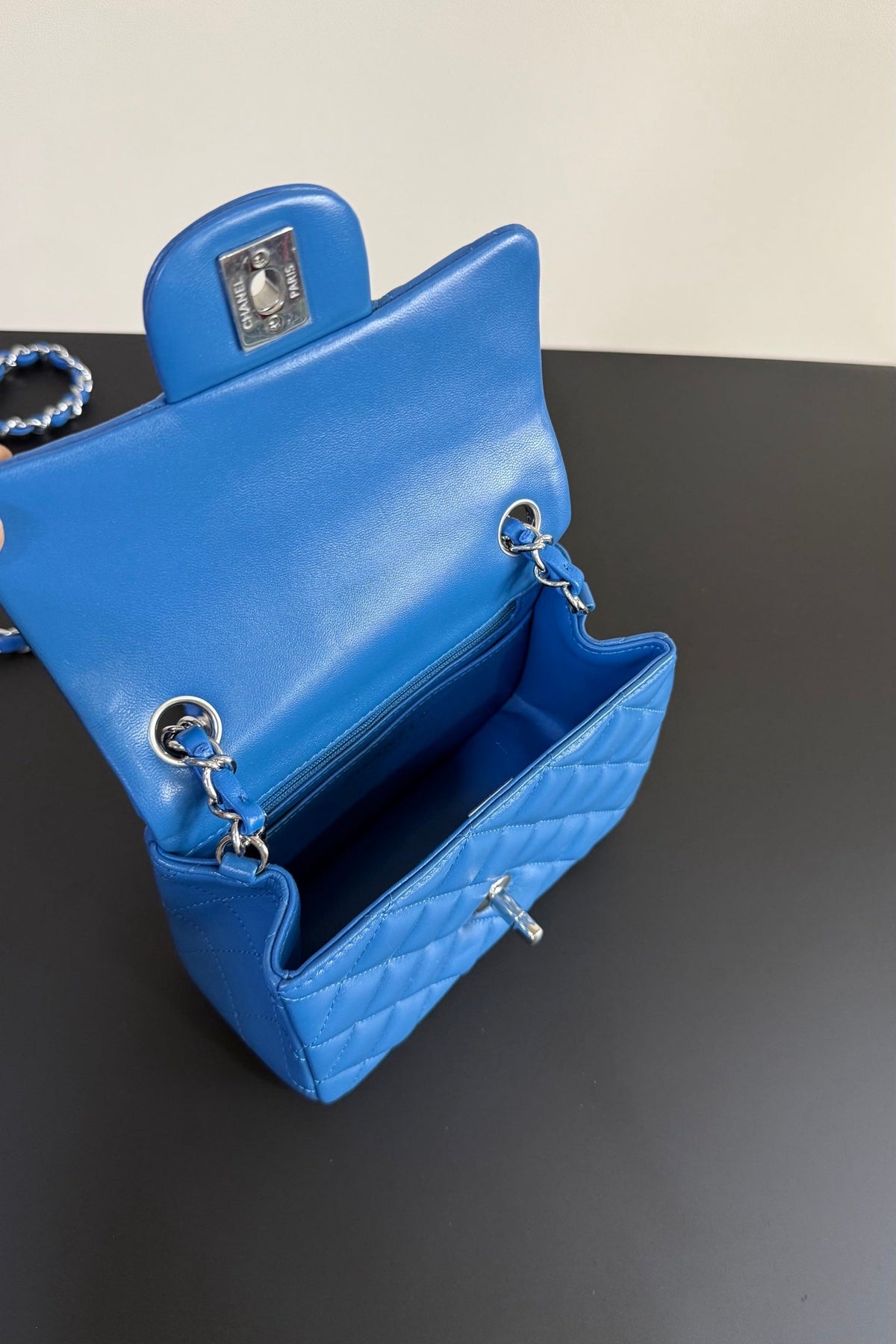 CC Flap Bag 17cm Cobalt Blue Sheepskin SHW 284814
