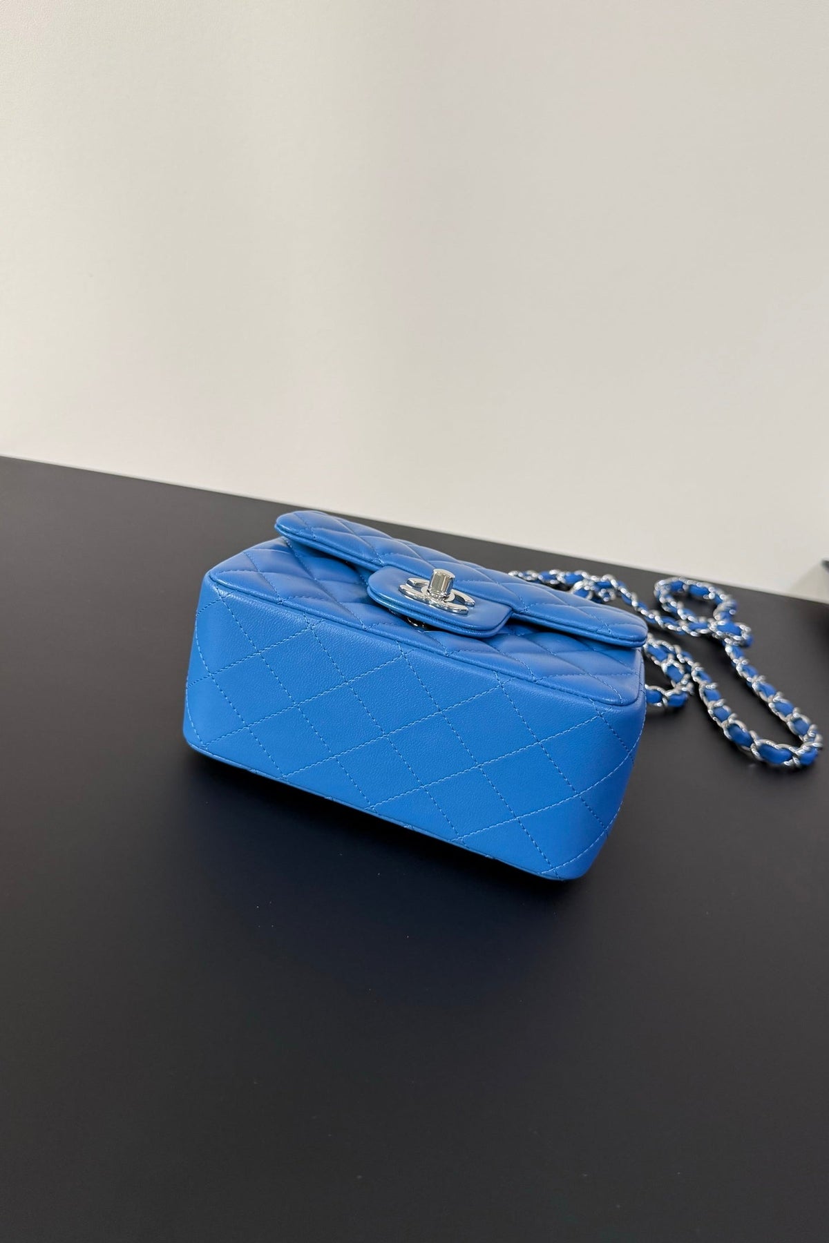 CC Flap Bag 17cm Cobalt Blue Sheepskin SHW 284814