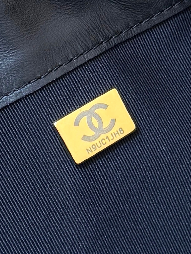 CC 25 Handbag 40 In Black Suede Gold Hardware