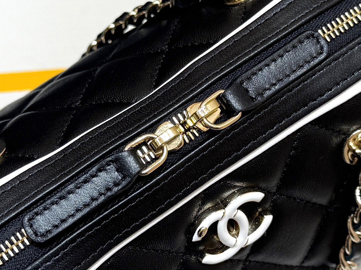 CC 25P Bowling Bag 18.5cm Black Quited Lambskin 290304