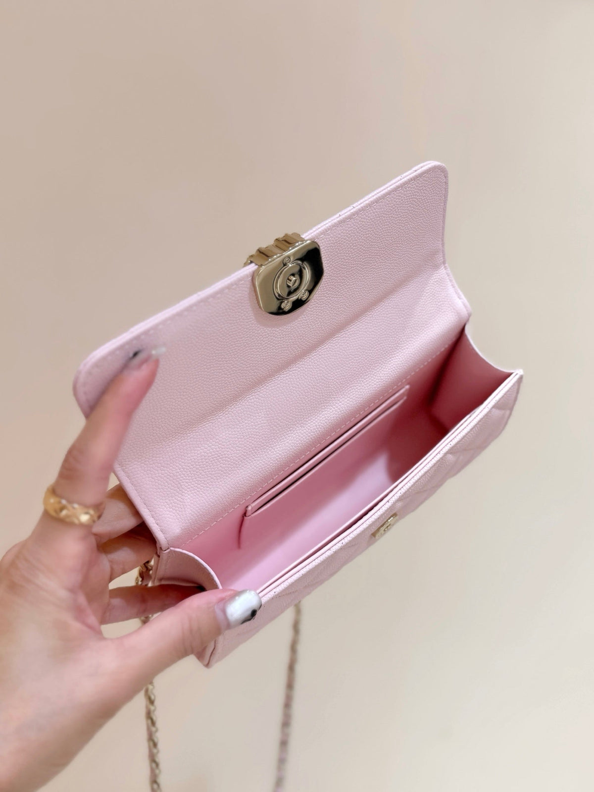 CC 25s Kelly Handle Bag Light Pink Caviar Leather