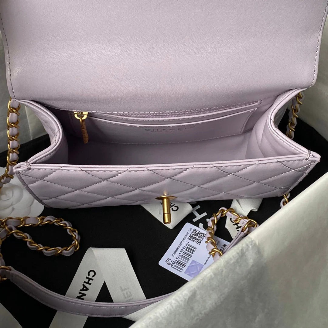 CC  25S FLAP BAG 21 CM IN LIGHT PURPLE LAMBSKIN WITH TOP HANDLE