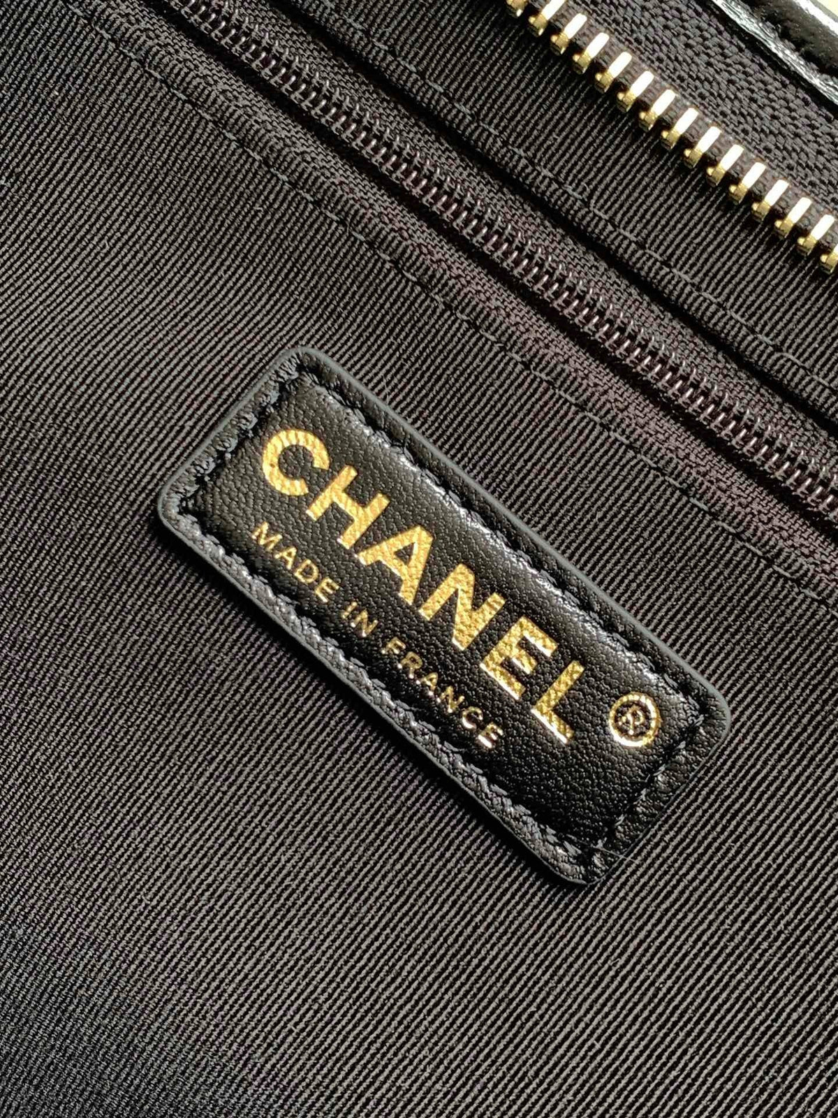 CHANEL 25S HOBO BAG 32 CM IN BLACK LAMBSKIN WITH GOLD HARDWARE