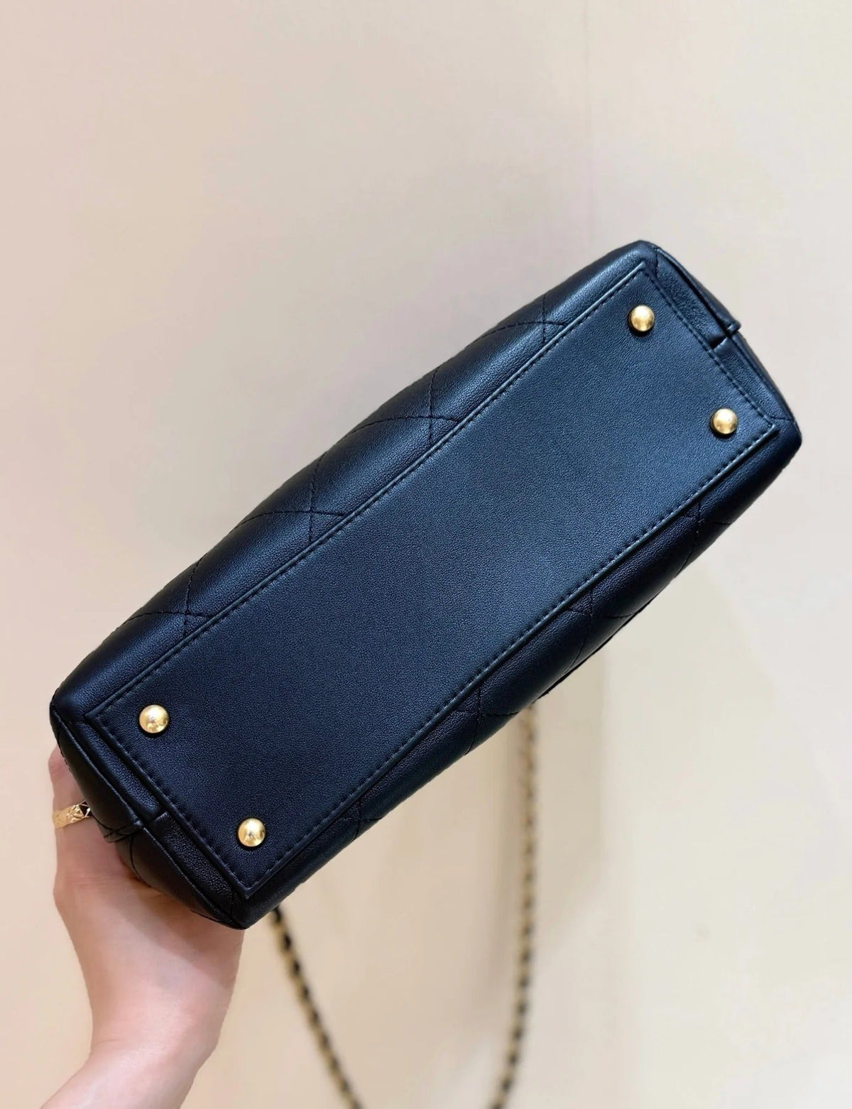 Chanel 2026 Handle Bag 28cm Black Cowhide 290241