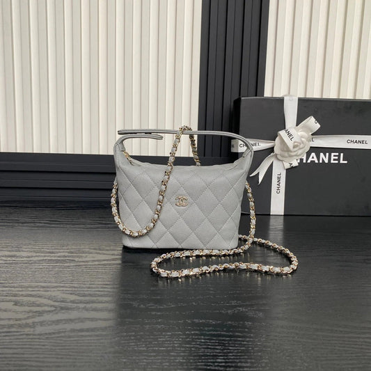 HOBO BAG 21 IN RHINO GRAY GRAINED CALFSKIN GOLD HARDWARE