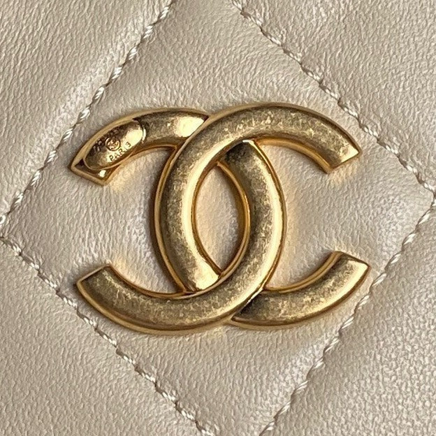 CC HOBO BAG 24 IN BEIGE CALFSKIN GOLD DOUBLE C THICK CHAIN