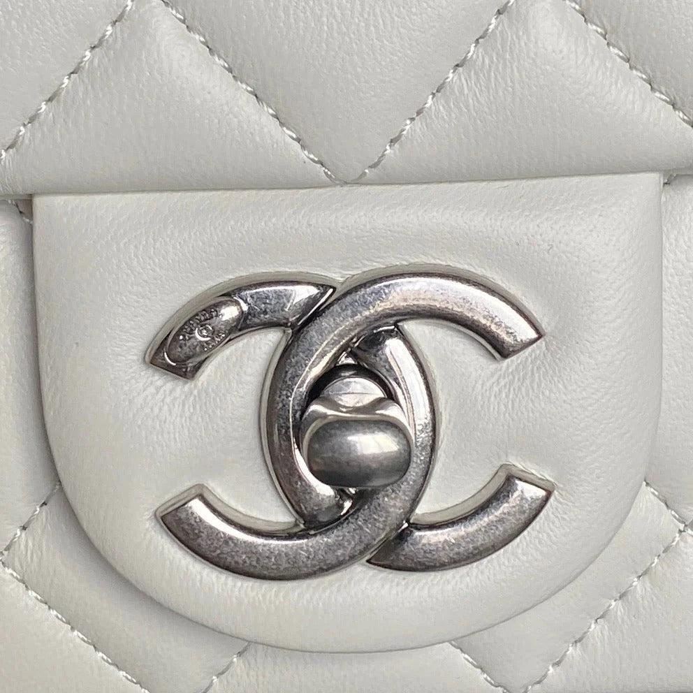 CHANEL 25S FLAP BAG 20 IN WHITE CALFSKIN SILVER HARDWARE