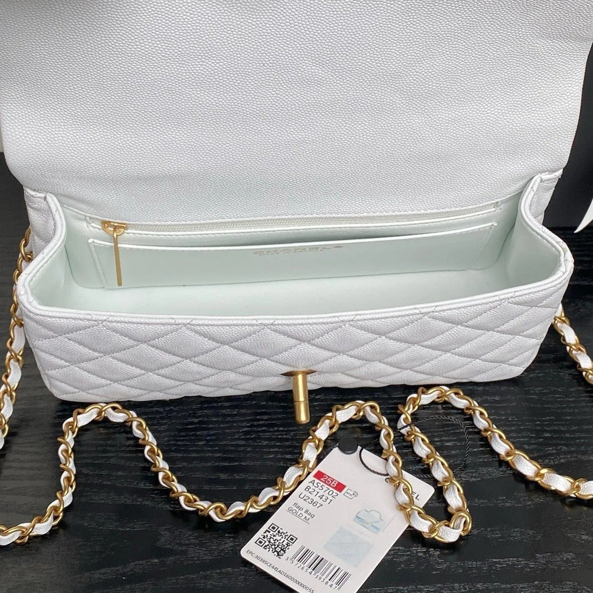 CHANEL 25S FLAP BAG 22 IN WHITE CALFSKIN GOLD HARDWARE