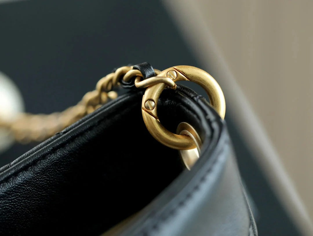CHANEL 25S HOBO BAG 19.5 CM IN BLACK CALFSKIN WITH GOLD HARDWARE