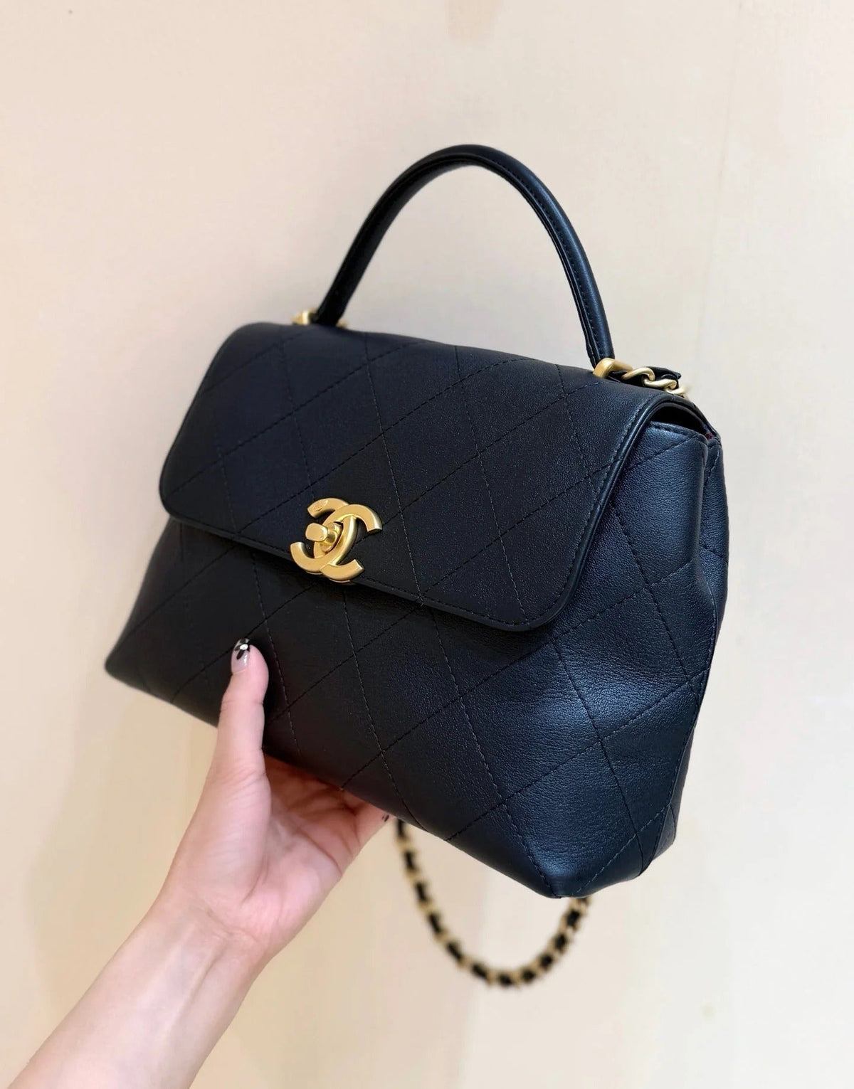 Chanel 2026 Handle Bag 28cm Black Cowhide 290241