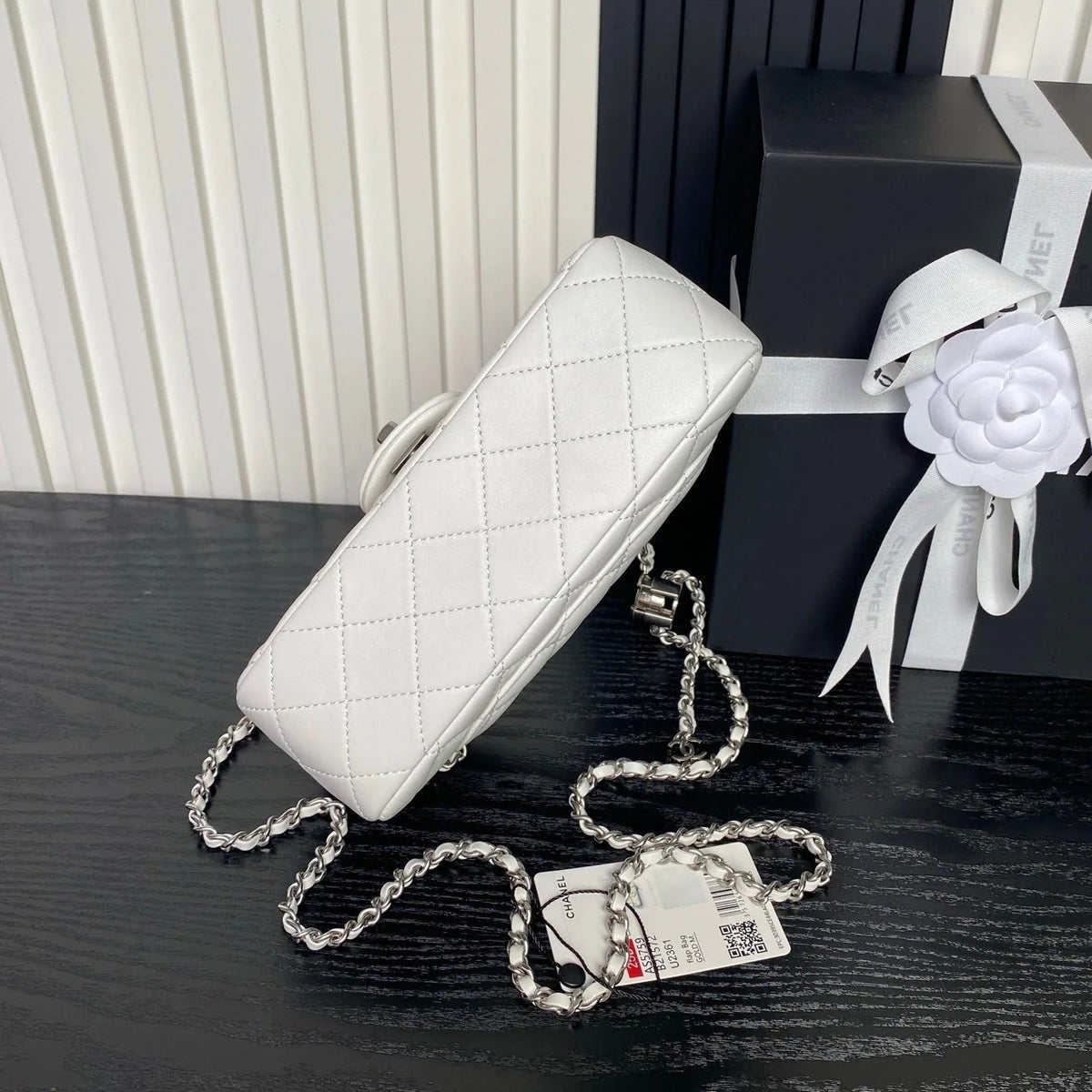 CHANEL 25S FLAP BAG 20 IN WHITE CALFSKIN SILVER HARDWARE
