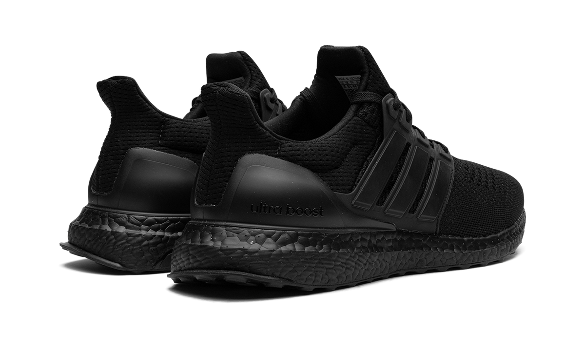 Ultraboost 1.0 DNA "Triple Black" HQ4199