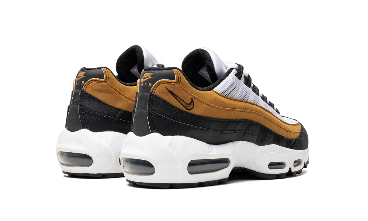 Nike Air Max 95 "Recraft" CJ3906 010